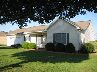 1432 Farmington Hills Dr, Conover, NC 28613