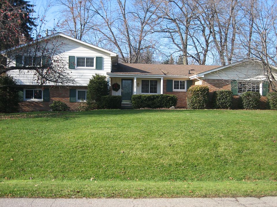 Large lot, great house