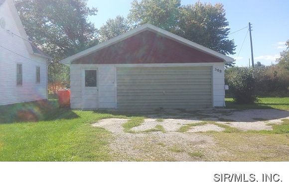 2nd image of 508 E 6th St