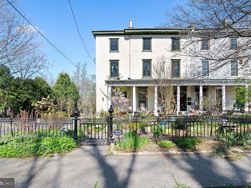 1st image of 225 W Tulpehocken St