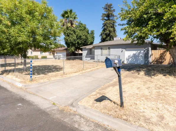 5677 E Buckingham Way, Fresno, CA 93727