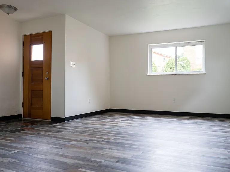 501-712 Farview Dr — Photo 7