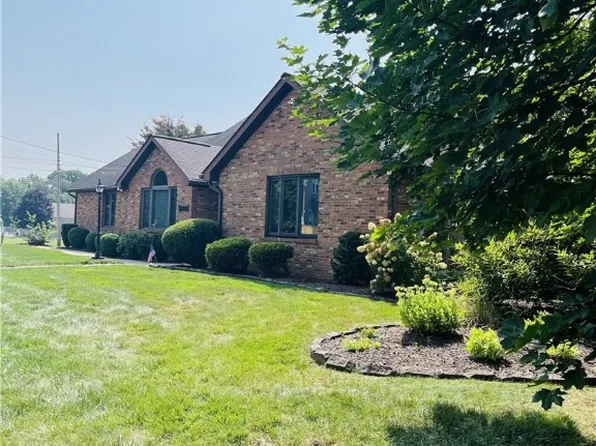 777 Adams Ave, Ellwood City, PA 16117
