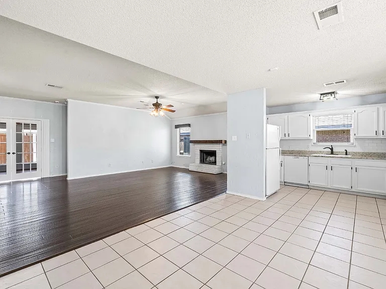 10702 Akron Ave — Photo 10
