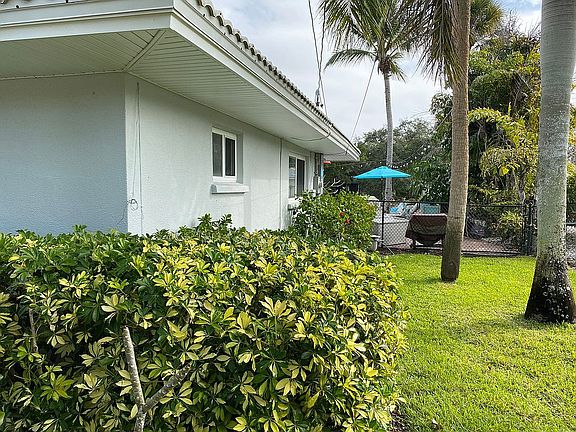 4th image of 5547 Contento Dr