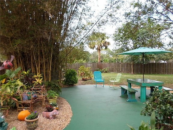 3rd image of 1429 SW Ibis St