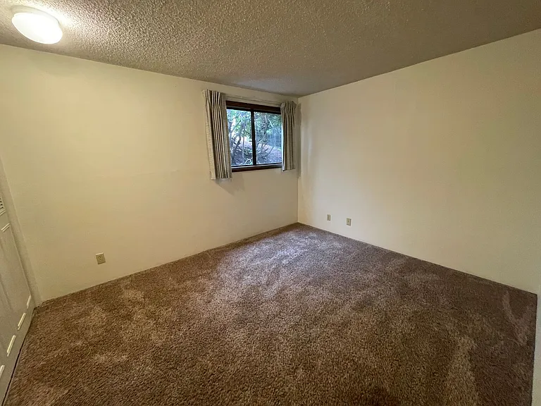 27 NW Mountain View Dr — Photo 16