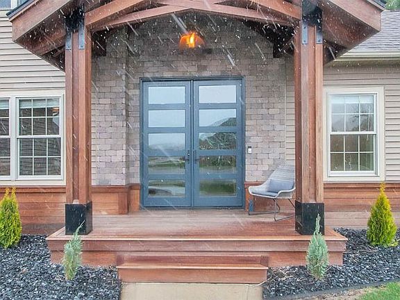 3rd image of 51208 Radcliffe Ct