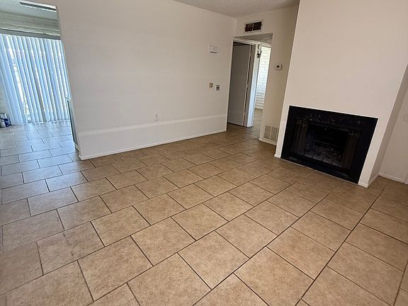 4th image of 2519 N Geronimo Ave #A