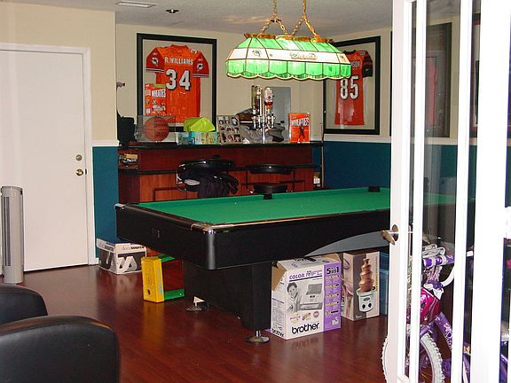 Sportsroom with French Doors