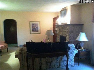 4th image of 2032 Harrison Ave