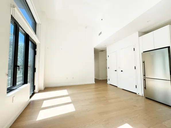 2395 Palisade Avenue image 3 of 12