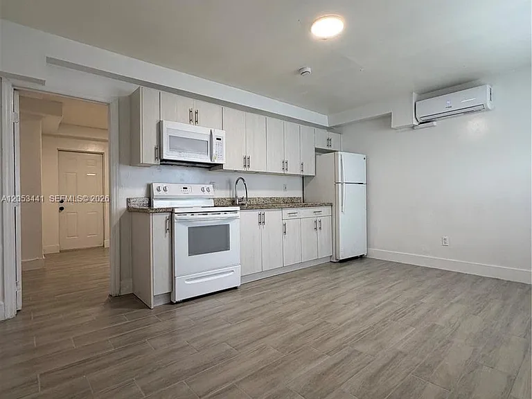 60 NW 71st St #6 — Photo 3