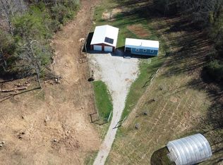 900 Ridge Rd, Quebeck, TN 38579