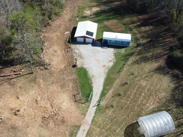 900 Ridge Rd, Quebeck, TN 38579