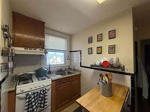 235 Highland Ave Photo 1