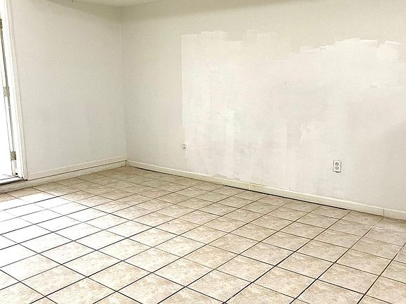 5th image of 221 Geneva St #1