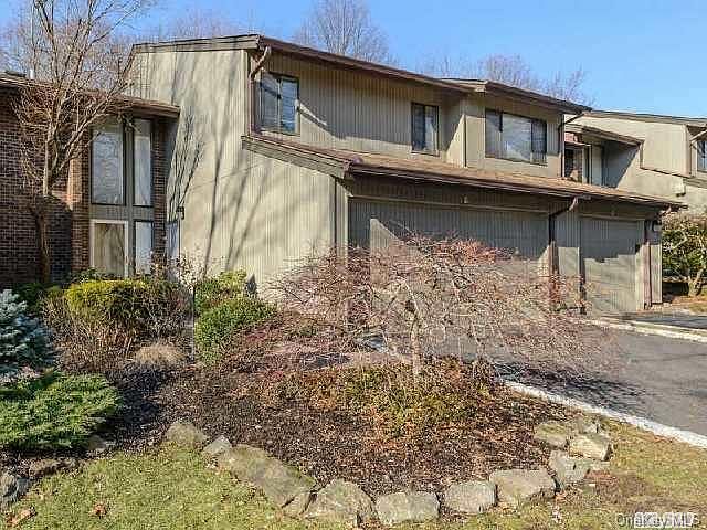 1st image of 8 Meadowood Drive