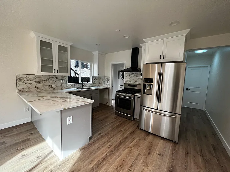 1510 Lake Shore Ave — Photo 12