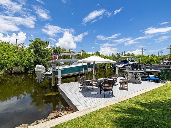 4th image of 1935 Robalo Dr