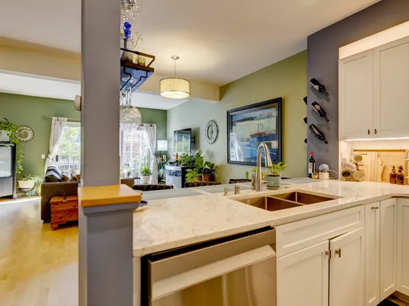 140 S Hancock St APT B, Madison, WI 53703