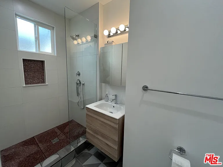 2335 Prosser Ave — Photo 12