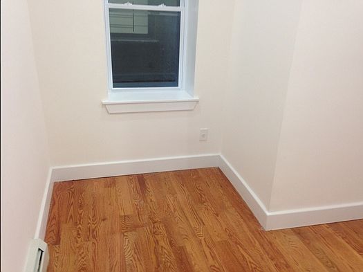 4th image of 494 Manhattan Ave APT 2