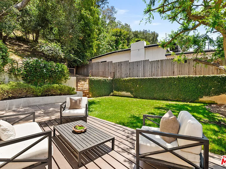 8836 Wonderland Ave — Photo 28