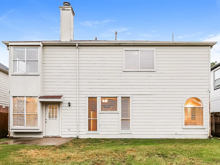 3336 Raleigh Dr — Photo 17