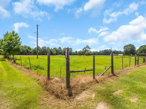 7812 McDonald Ln, Silsbee, TX 77656