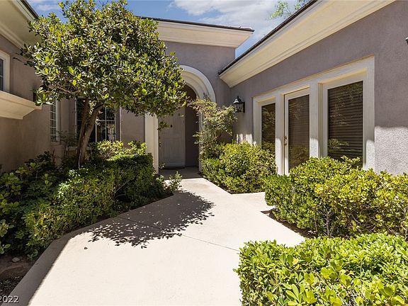 4th image of 2627 Red Springs Dr