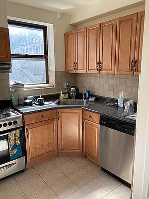 2nd image of 606 9th Ave