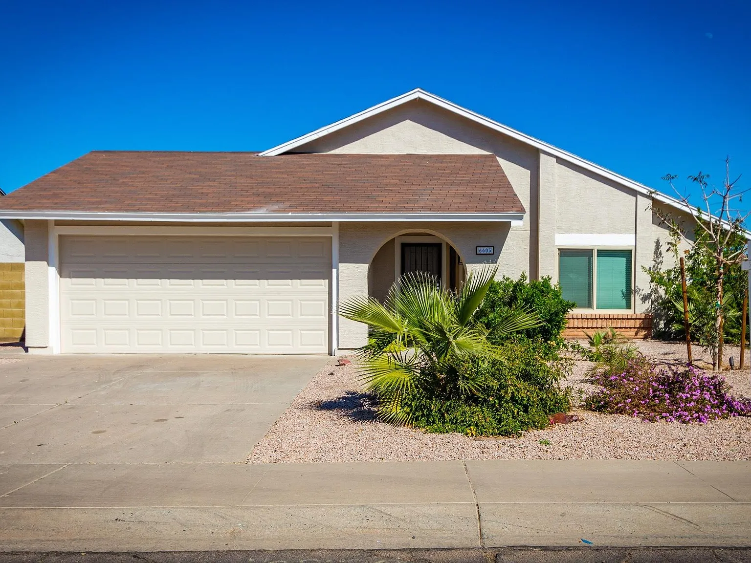 3 bed, 1750 sqft, $2,275 — Photo 2