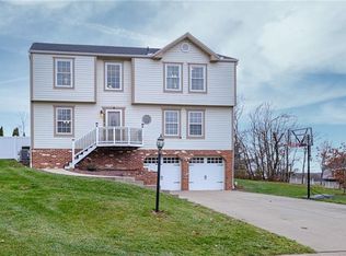 710 Brooketree Ct, Oakdale, PA 15071