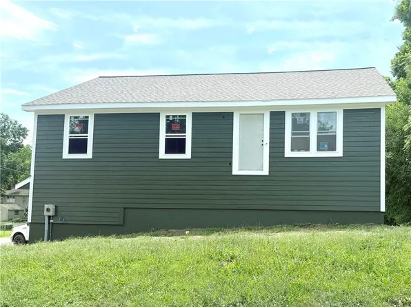 800 SW South Ave, Blue Springs, MO 64015