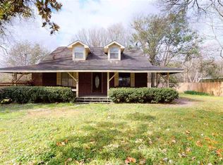 1890 Wescalder Rd, Beaumont, TX 77707