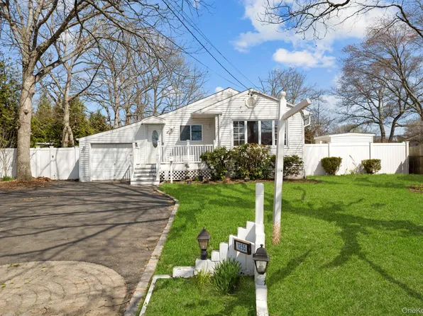1255 Udall Road, Bay Shore, NY 11706