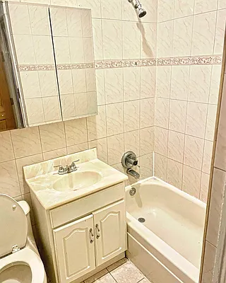 Rented by Amorelli Realty | media 11