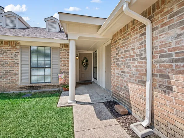 4210 Greencrest Dr, Arlington, TX 76016