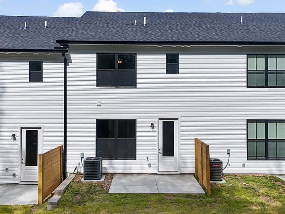 3rd image of 8813 Chapman Trace Way