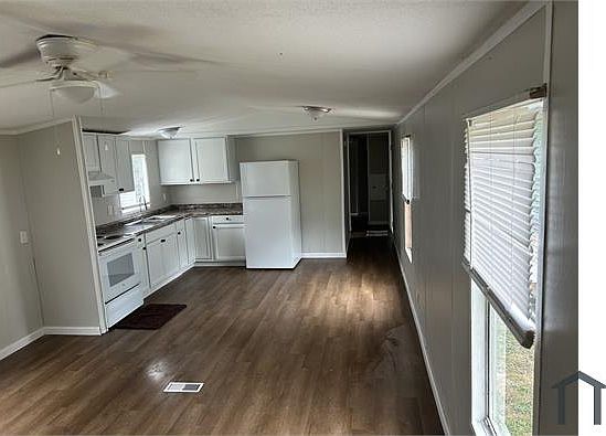 3rd image of 1716 Gilmore St #1716