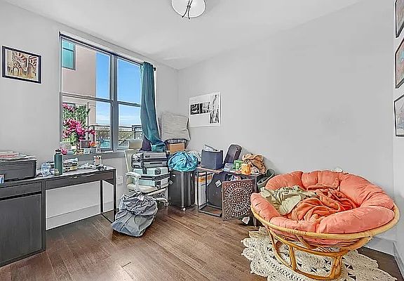4th image of 254 Melrose St #5