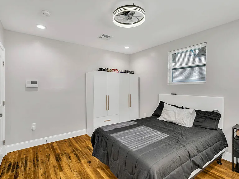 Annette St — Photo 1
