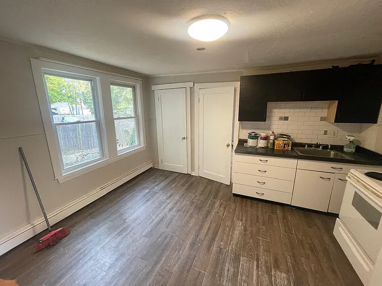 5 Forest Ave #7 — Photo 6
