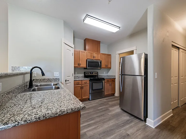 Webster Ridge Apartments — Photo 37