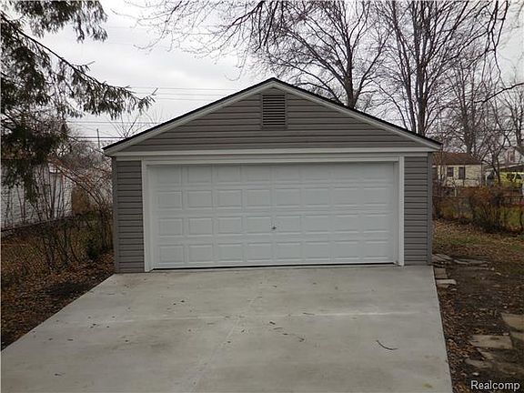 5th image of 28517 Elmwood St