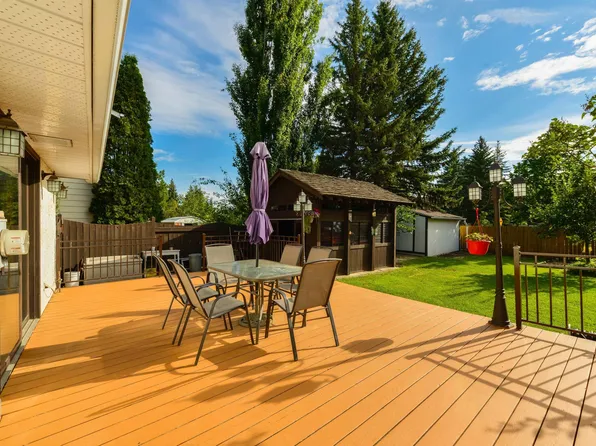 182 Willow Way NW, Edmonton, AB T5T 1C8