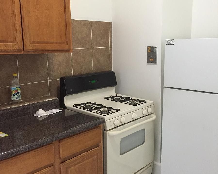 2nd image of 3200 Holland Ave #4