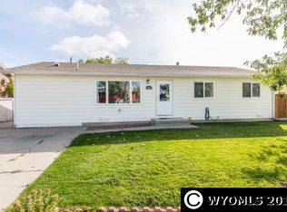 369 Missouri St, Evansville, WY 82636