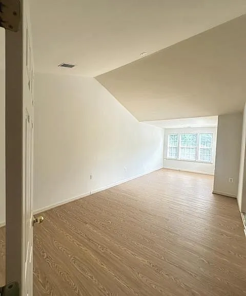 637 McLeary Sq SE — Photo 18
